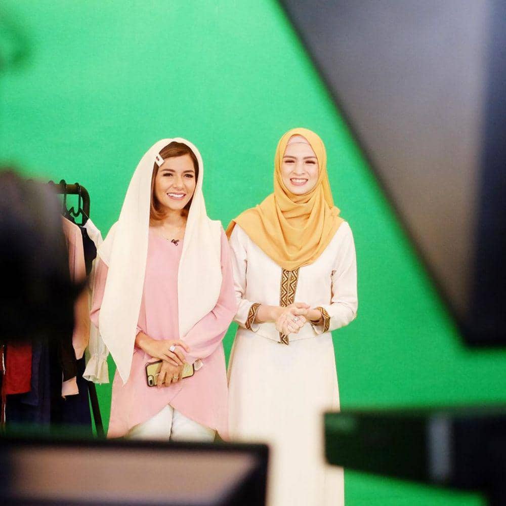 instagram.com/meisya__siregar