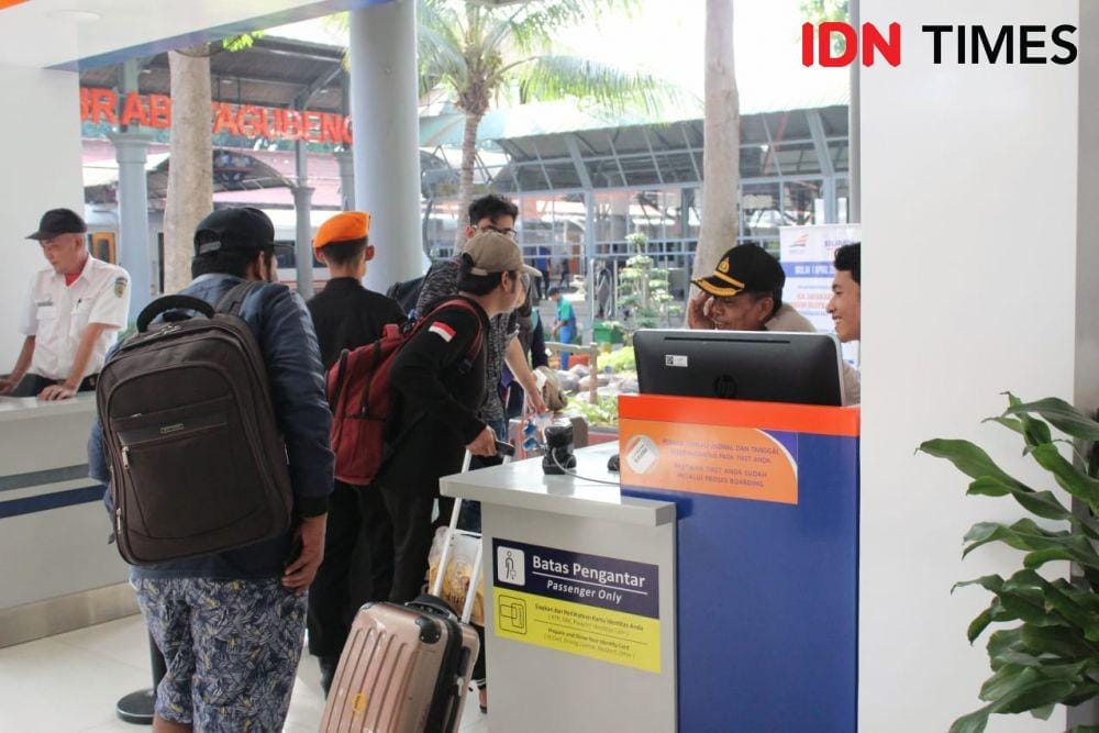 Stasiun Gubeng Surabaya. IDN Times/Ardiansyah Fajar