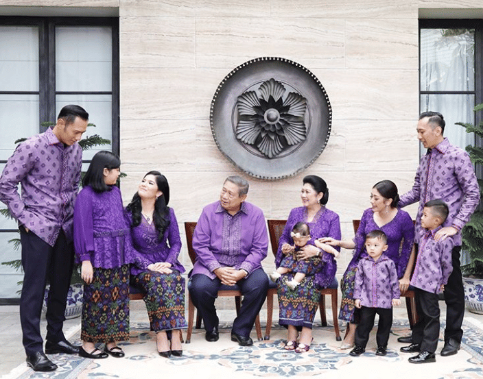 https://instagram.com/aniyudhoyono