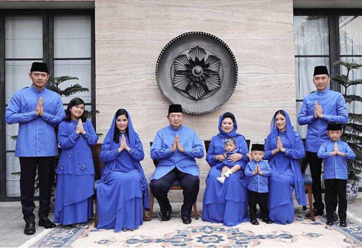 https://instagram.com/aniyudhoyono