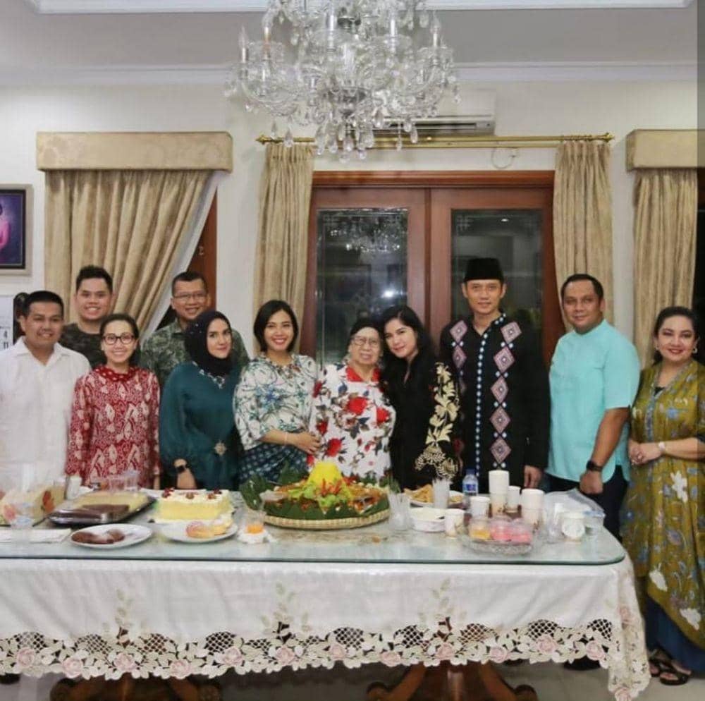 Instagram.com/@annisayudhoyono