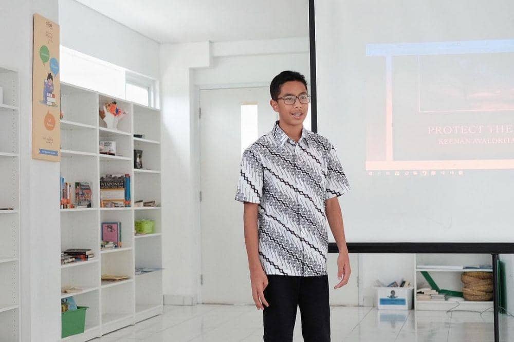 instagram.com/deelestari