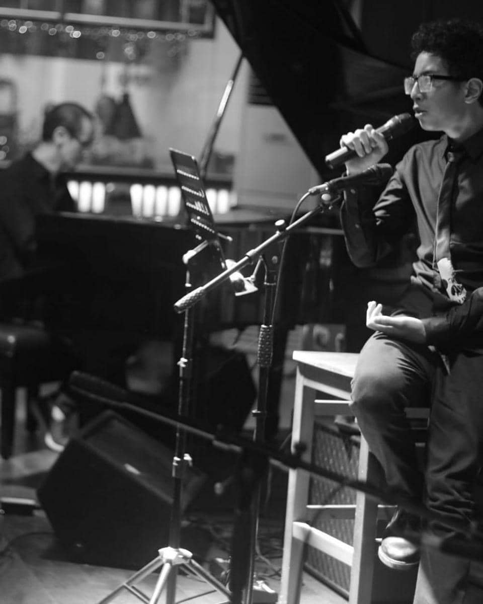 instagram.com/deelestari