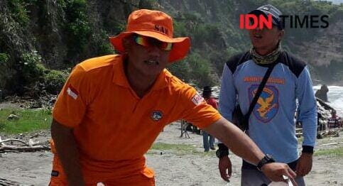 Komandan Sar Pantai Parangtritis Ali Joko Sutanto. IDN Times/Daruwaskita
