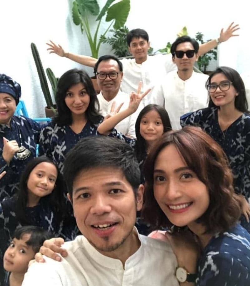 @artikasaridevi via instagram.com/officialputeriindonesia