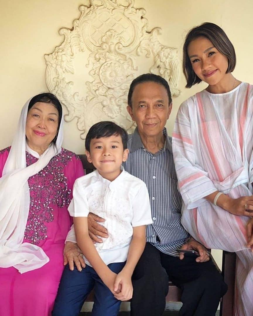 instagram.com/melanieputria