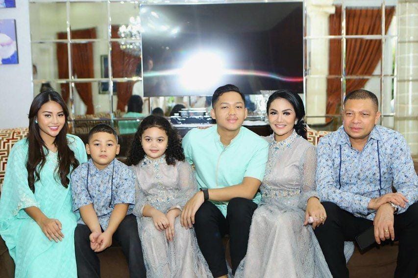 instagram.com/krisdayantilemos