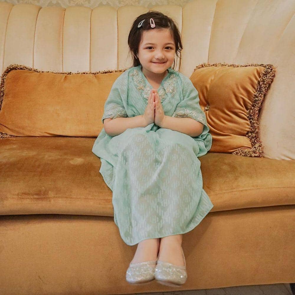 instagram.com/ashanty_ash