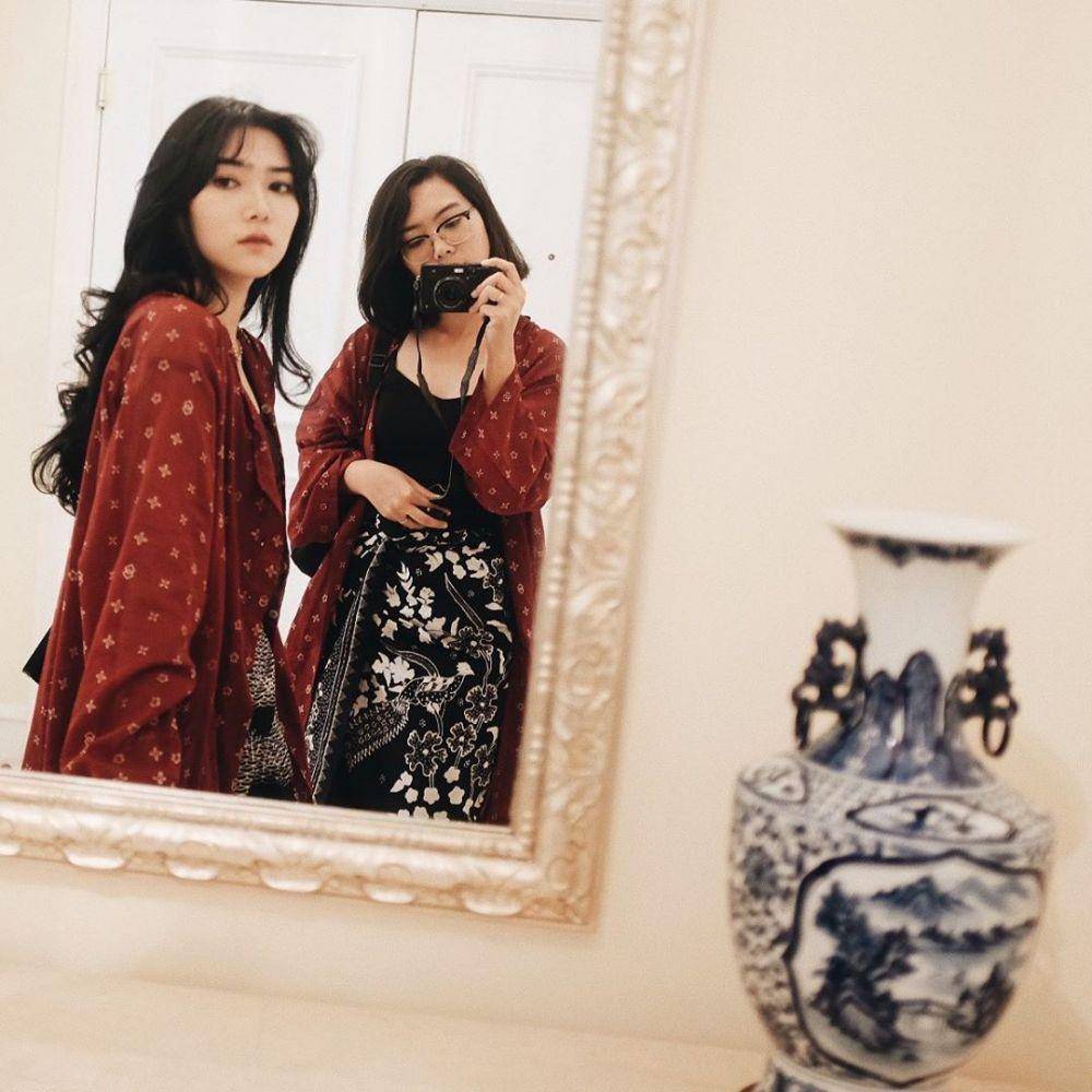 instagram.com/isyanasarasvati