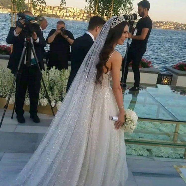 instagram.com/amine.gulse.ozil