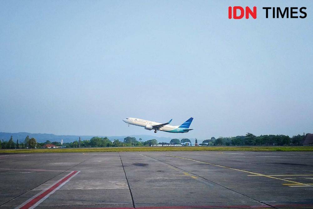 Ilustrasi pesawat Garuda Indonesia. (IDN Times/Holy Kartika)