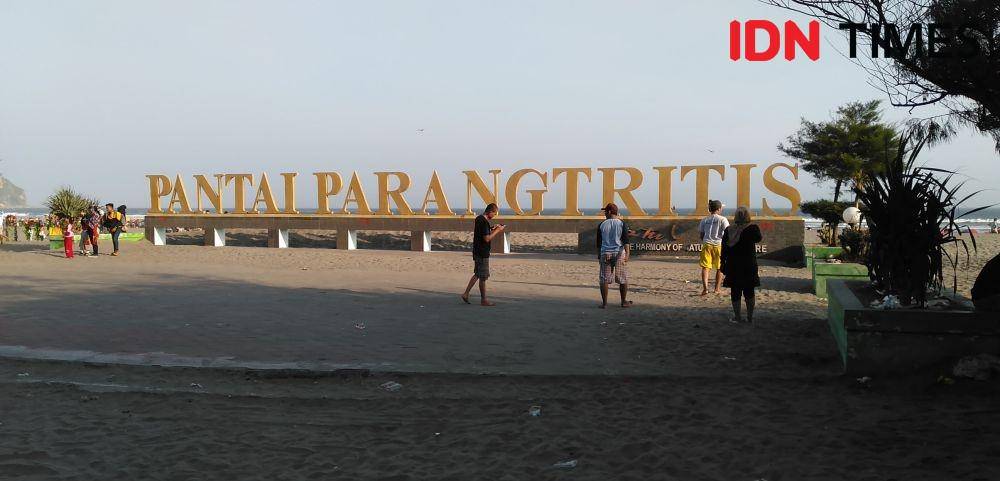 Pantai Parangtritis Bantul. IDN Times/Daruwaskita