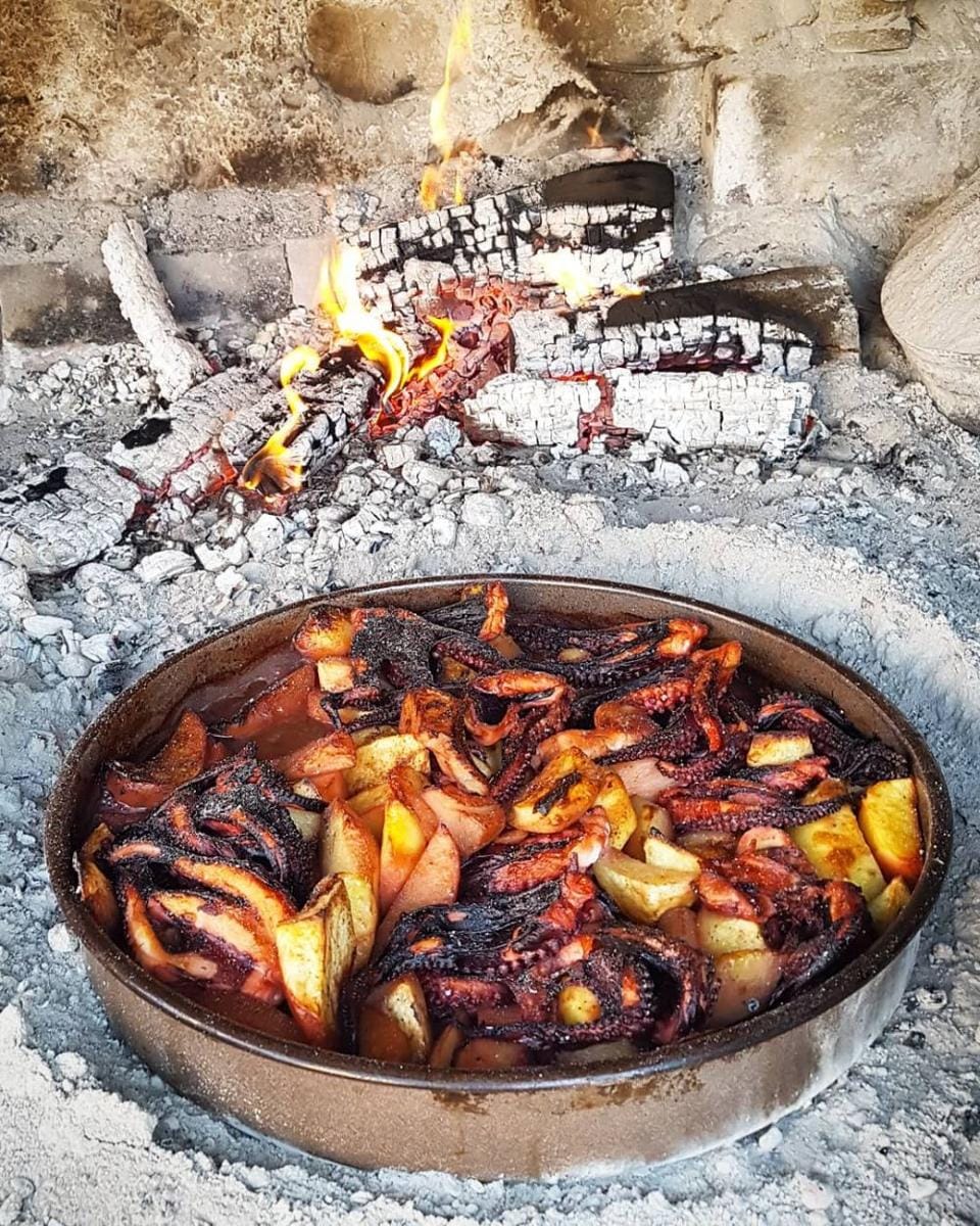 instagram.com/foodwithpero