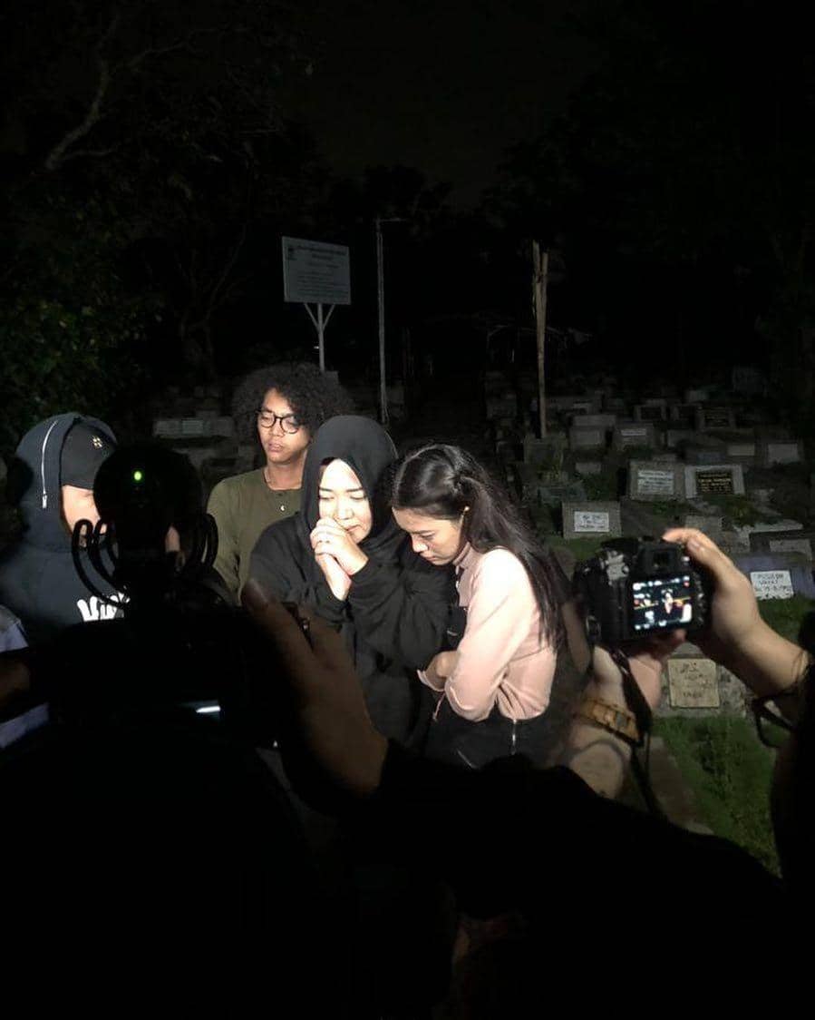 instagram.com/tim_jurnalrisa