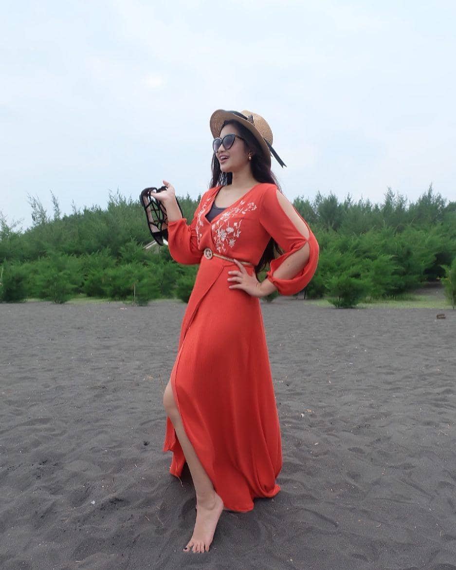 instagram.com/fitricarlina