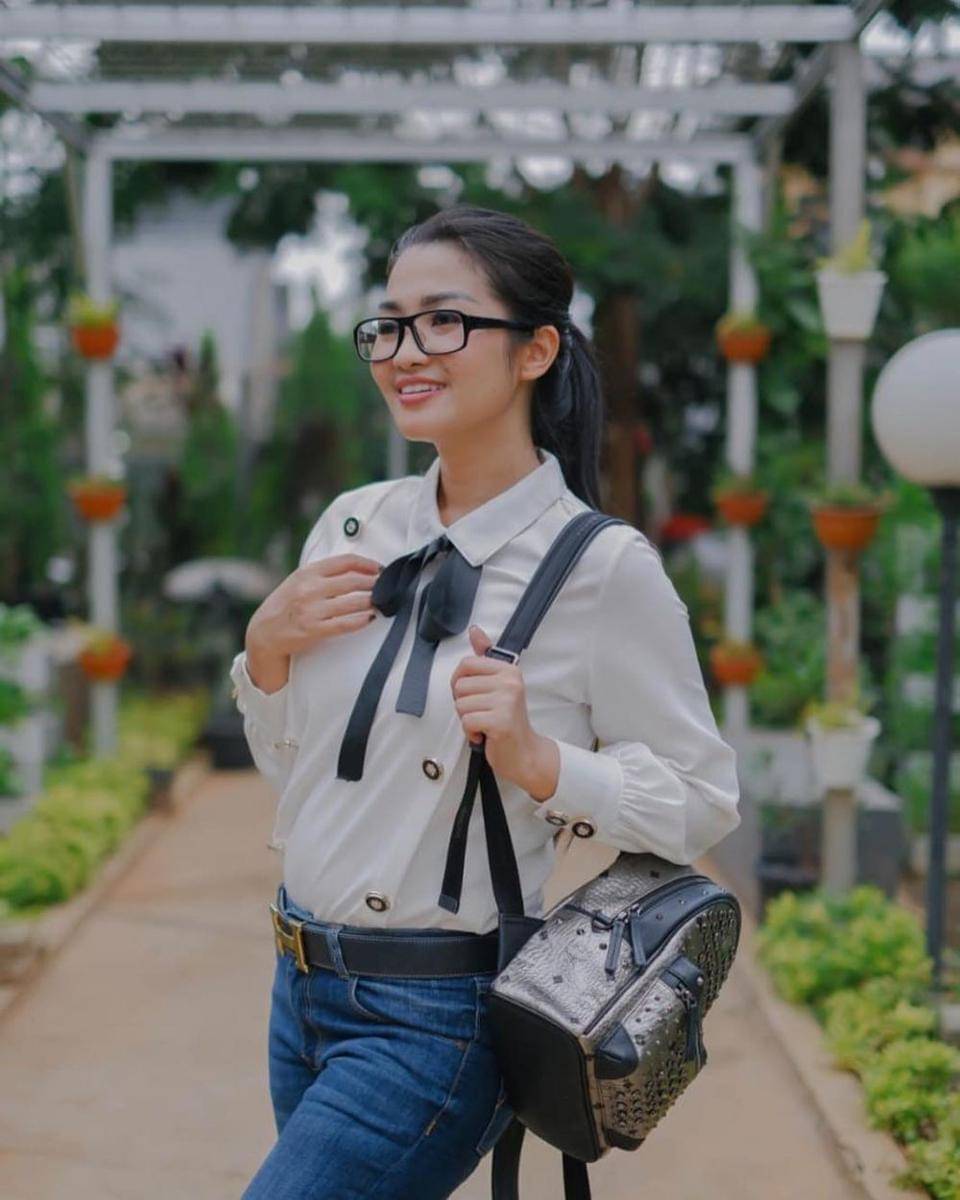 instagram.com/fitricarlina