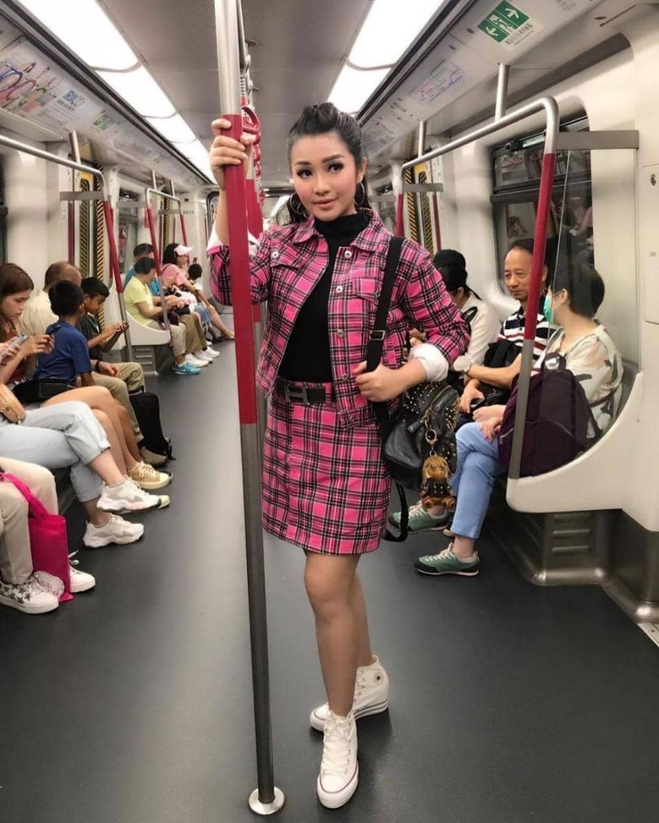 instagram.com/fitricarlina