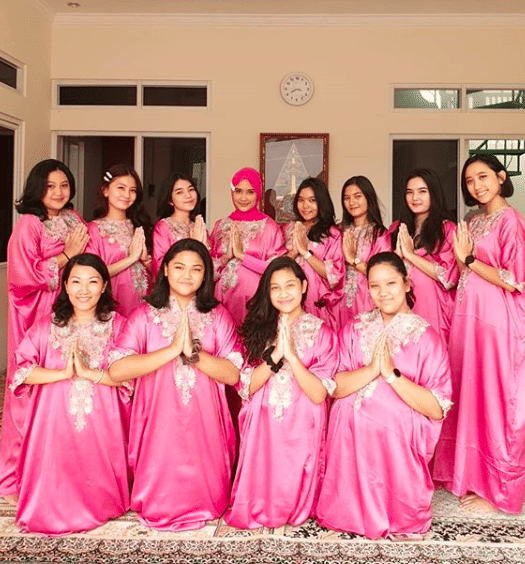 instagram.com/mayangsaritrihatmodjoreal