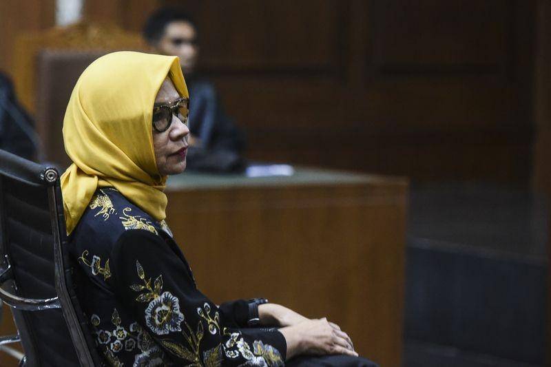 (Eks Dirut PT Pertamina Karen Agustiawan ketika mendengar vonis dari majelis hakim Pengadilan Tipikor Jakarta Pusat) ANTARA FOTO/Muhammad Adimaja