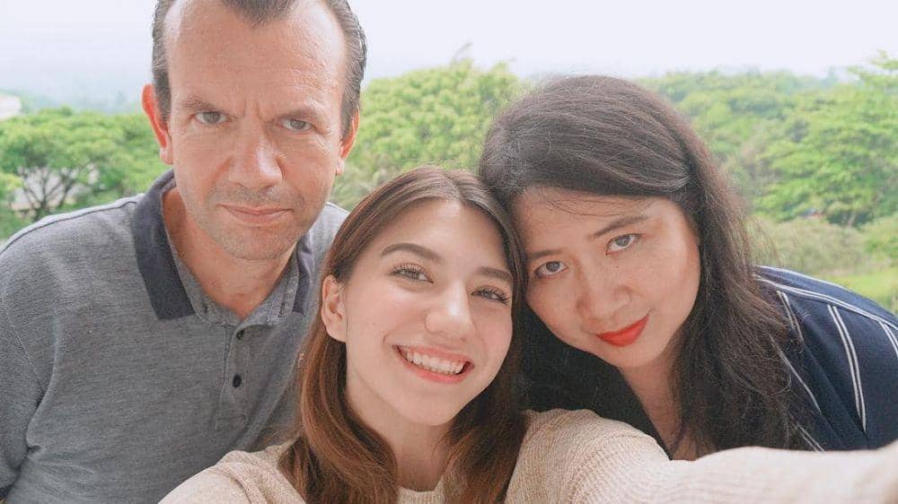 Instagram.com/cassandralee