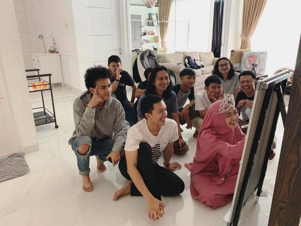 instagram.com/riaricis1795