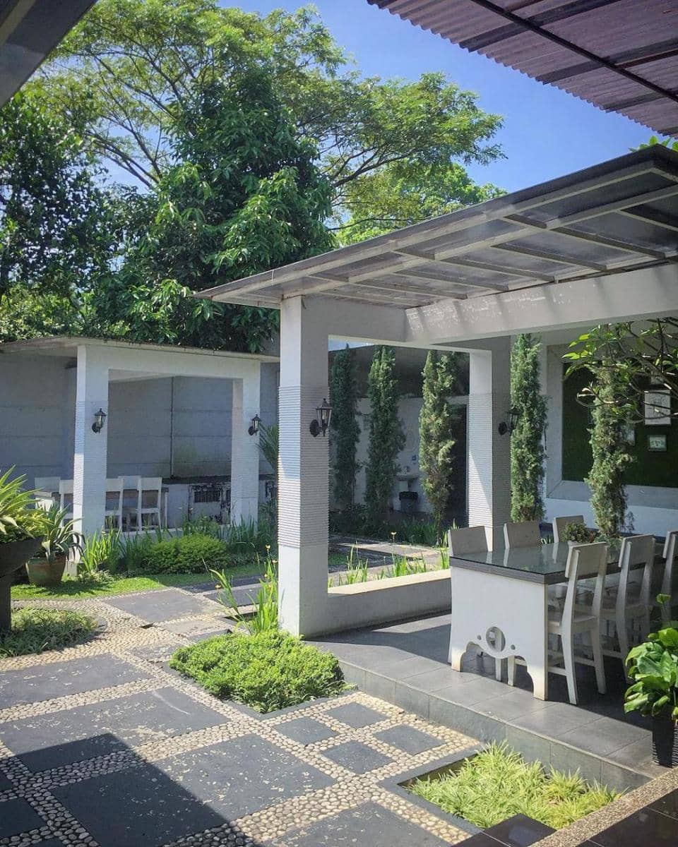 instagram.com/dgreenrestoandcafe/