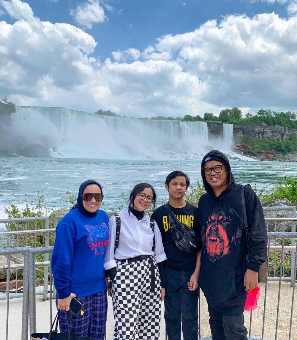 instagram.com/astridkuya