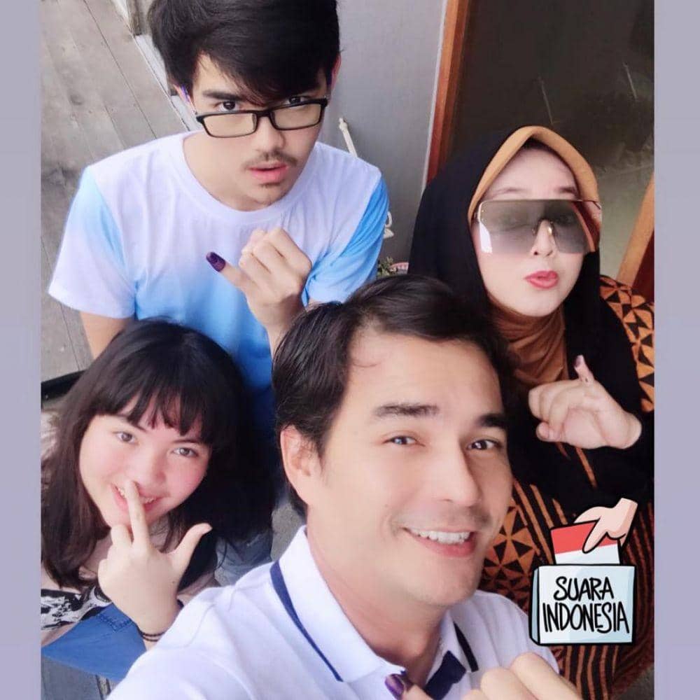 Instagram.com/rinagunawan28