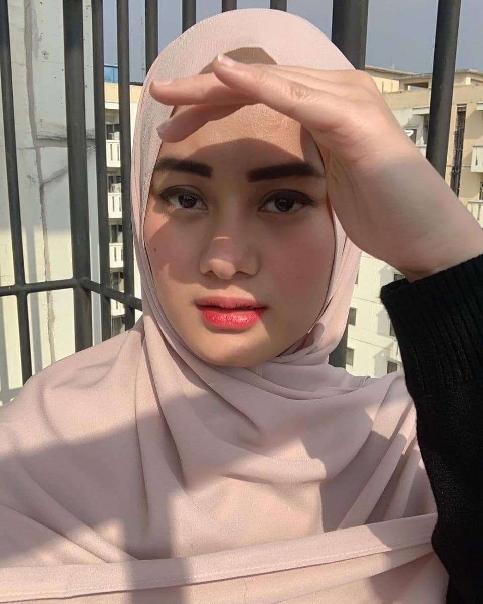 Instagram.com/dindahw