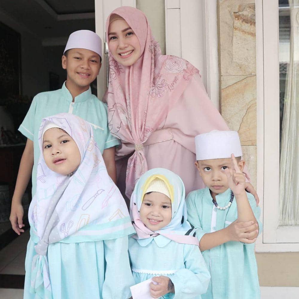 instagram.com/puputmelati