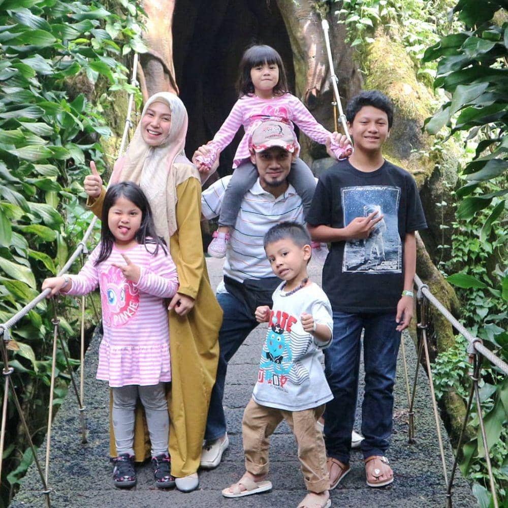 instagram.com/puputmelati/