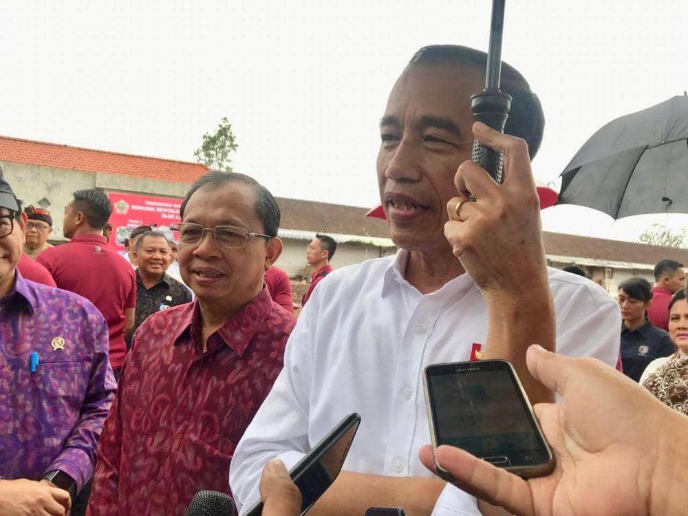 Jokowi dan Gubernur Bali, I Wayan Koster. (Dok.IDN Times/Istimewa)