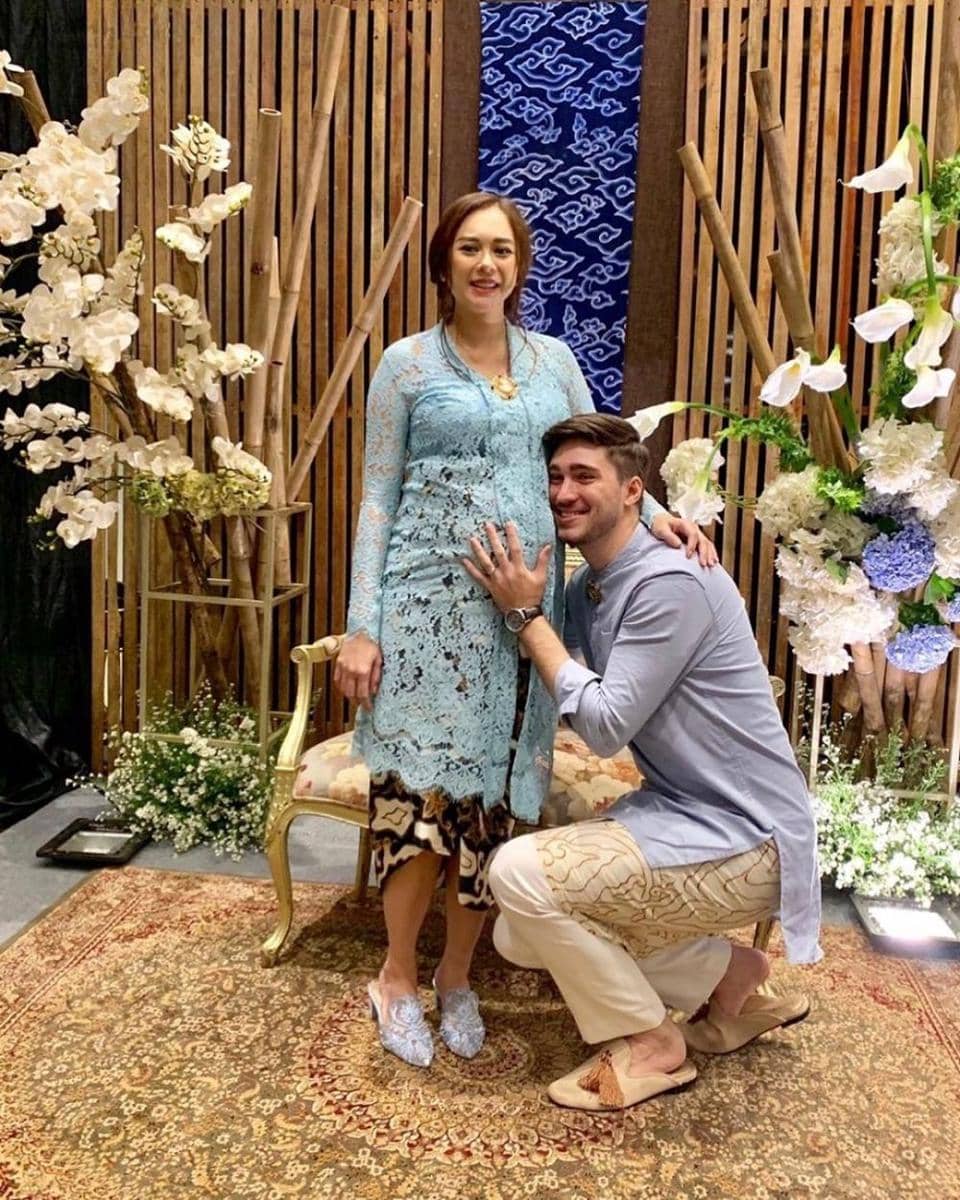 Instagram.com/aurakasih