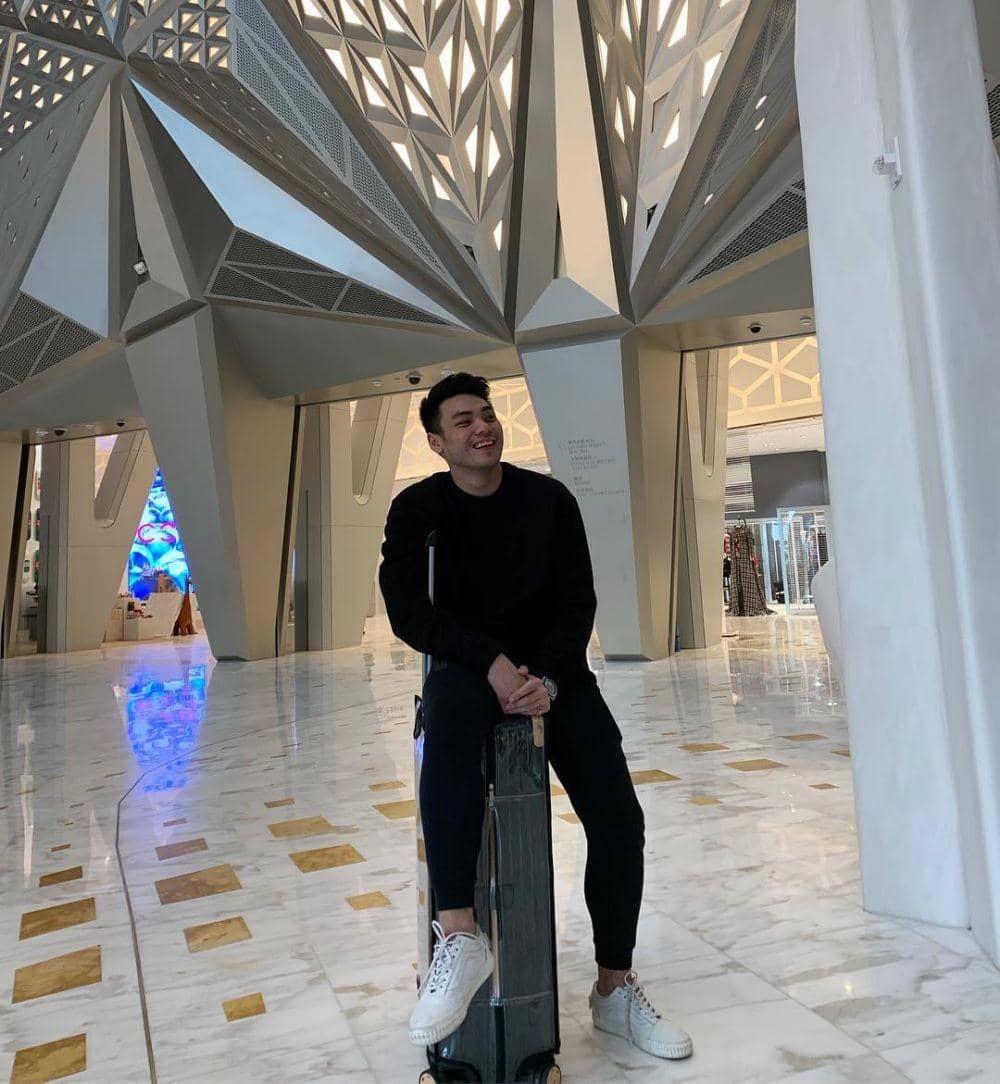 instagram.com/robclintonkardinal