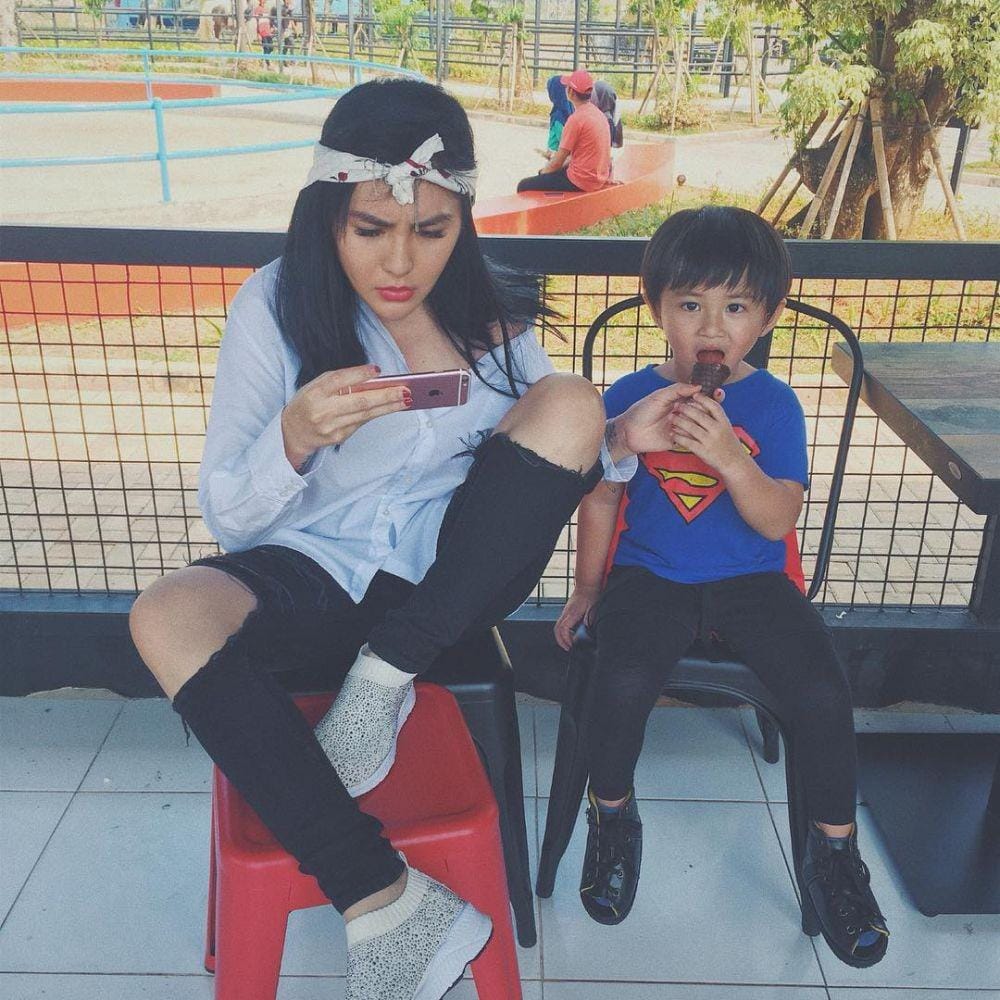 Instagram.com/angelalee87