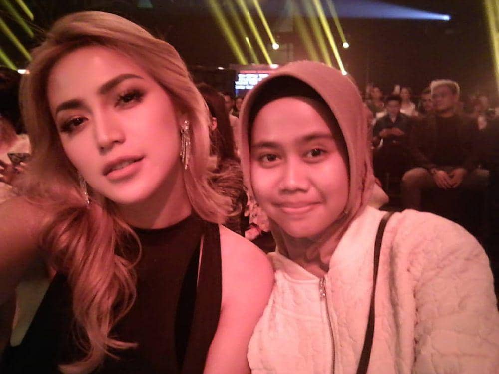 instagram.com/selly_lestaluhu