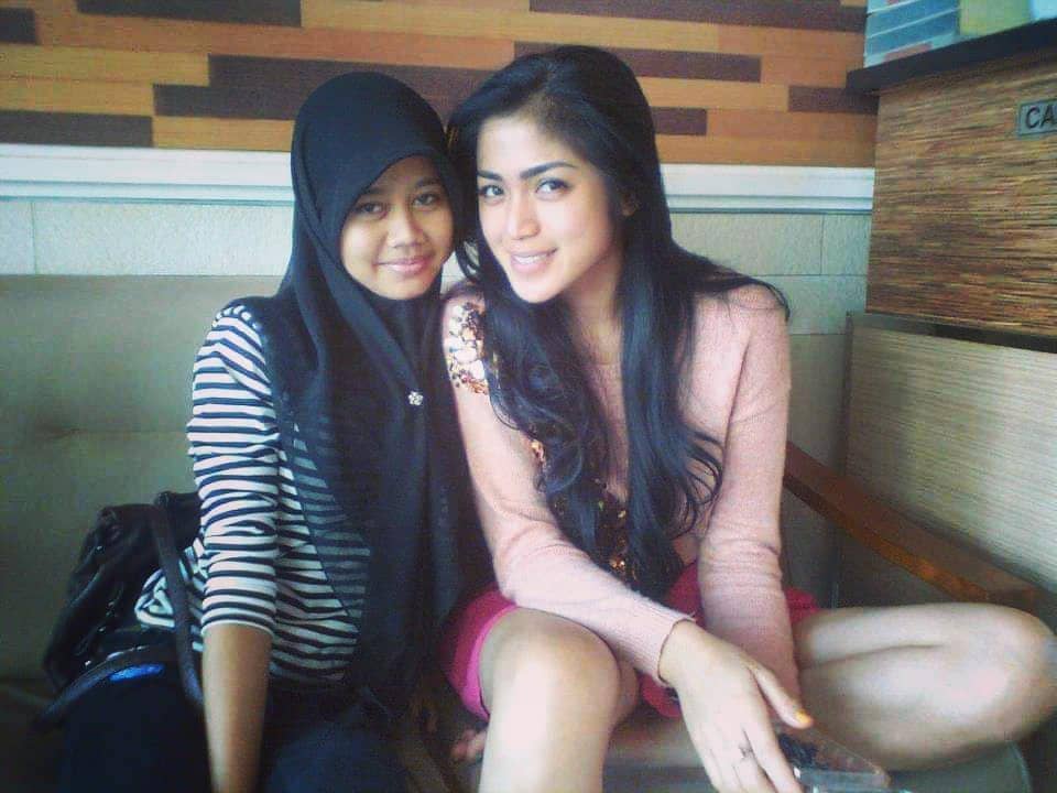 instagram.com/selly_lestaluhu