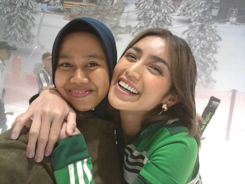 instagram.com/selly_lestaluhu