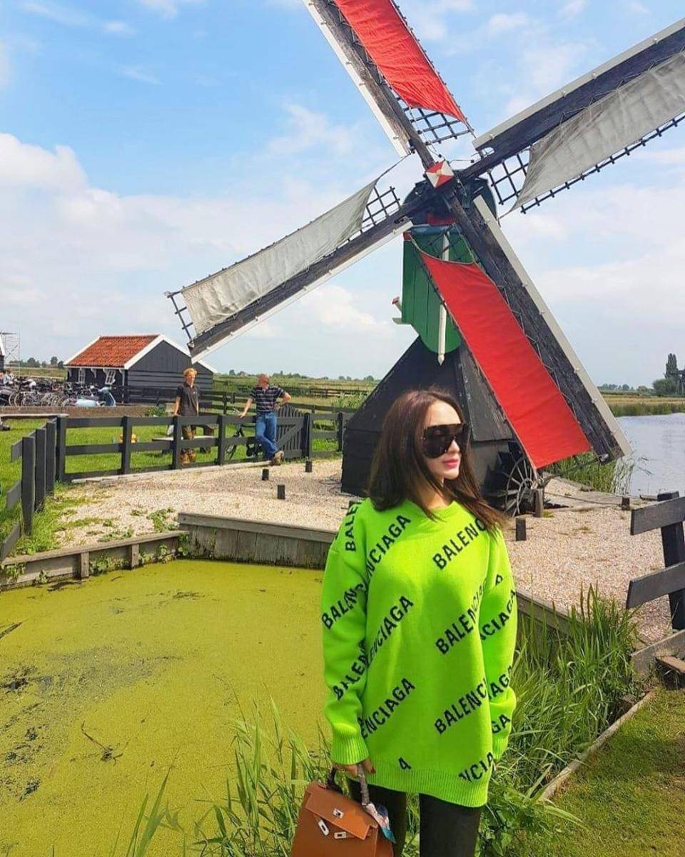 instagram.com/zaskia_gotix