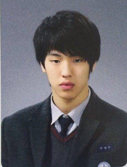 twitter.com/loveshyunwoo