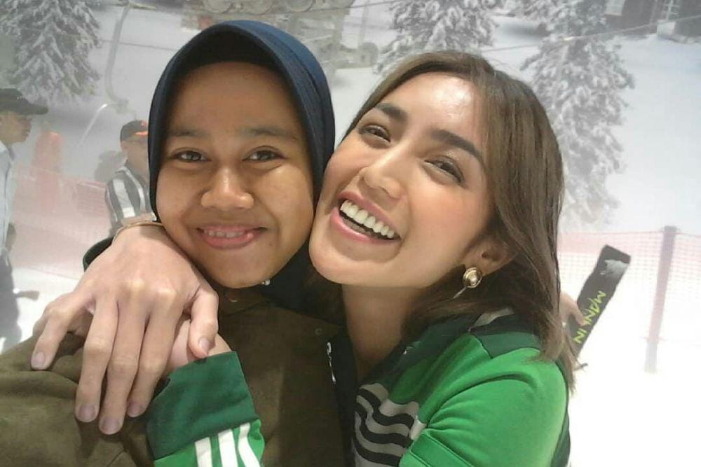 instagram.com/selly_lestaluhu