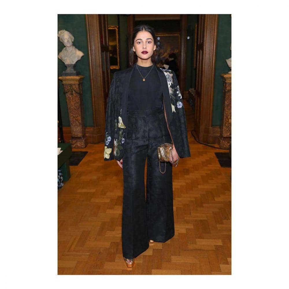 instagram.com/naomigscott