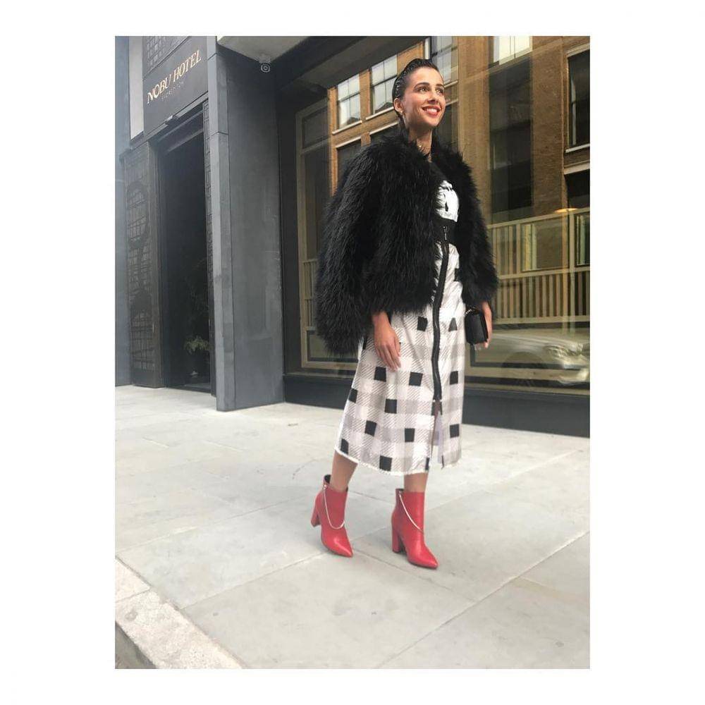 instagram.com/naomigscott