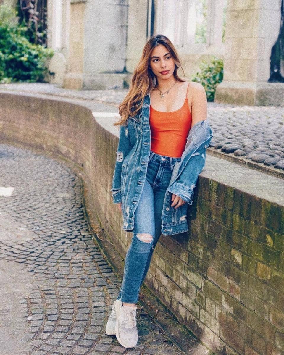 instagram.com/valerieethomas