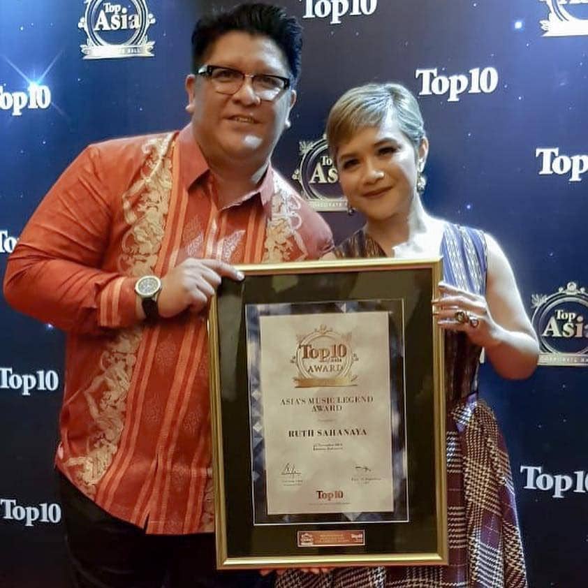 instagram.com/jeffrywaworuntu