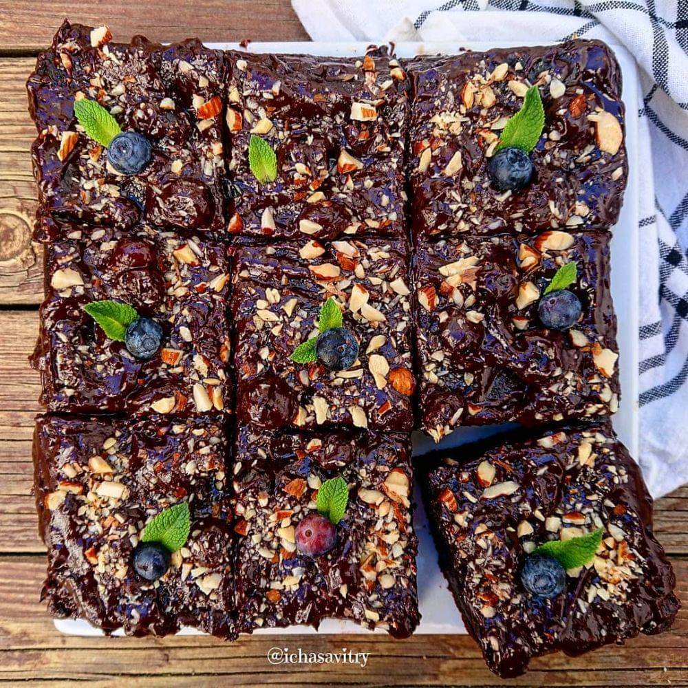 instagram.com/ichasavitry