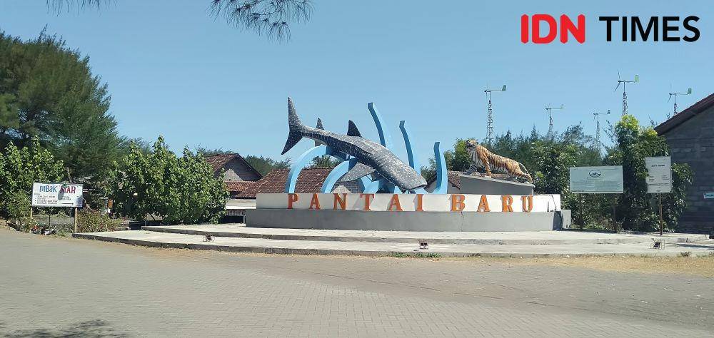 Objek wisata Pantai Baru. IDN Times/Daruwaskita