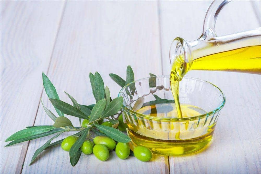 https://www.hairbuddha.net/wp-content/uploads/2018/12/olive-oil-1240-x-828-1024x684.jpg