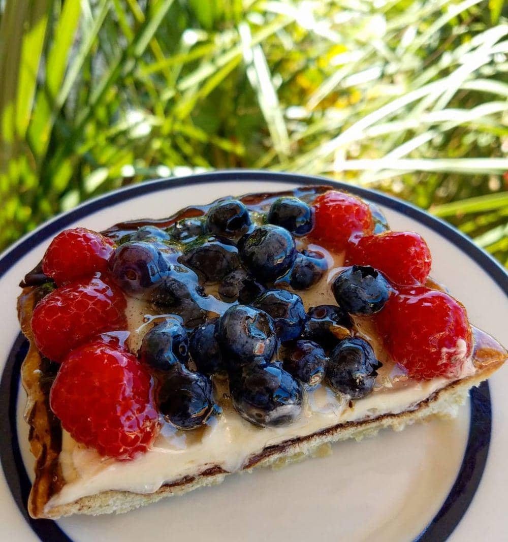 instagram.com/caelaclaire