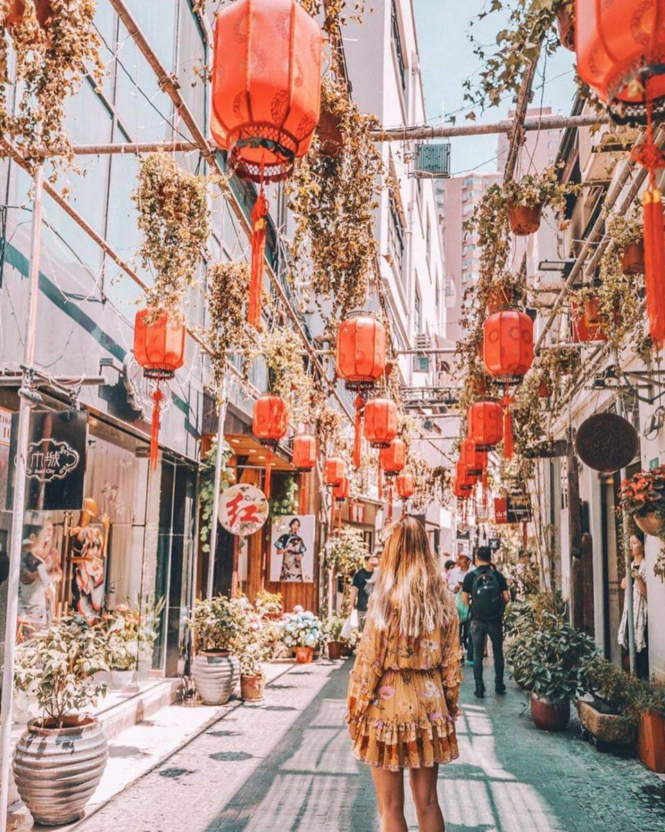 instagram.com/connieandluna